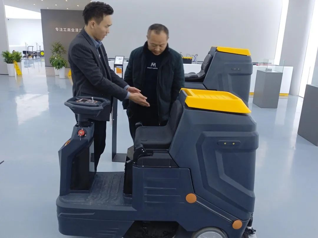 車庫可以使用洗地機嘛！能給公司帶來了什么價值？